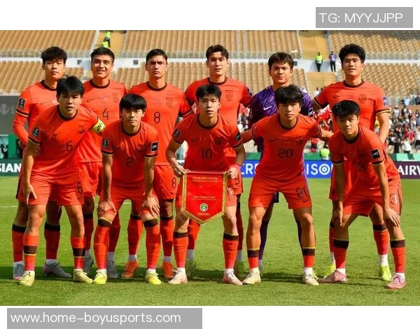 三场不败零失球展现希望黄健翔呼吁关注中国足球的复苏之路